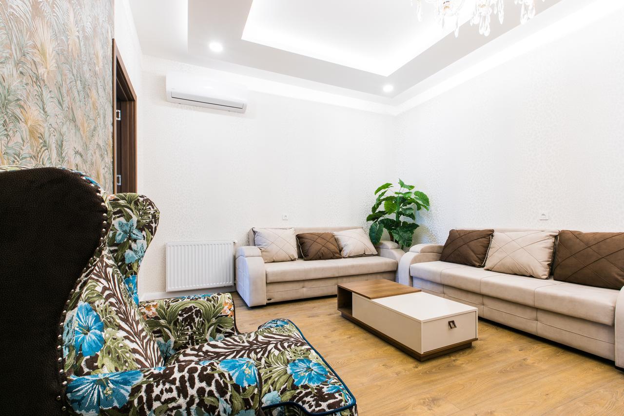 Sweet Home 6 Vip At Rustaveli Avenue Tbilisi Exterior photo
