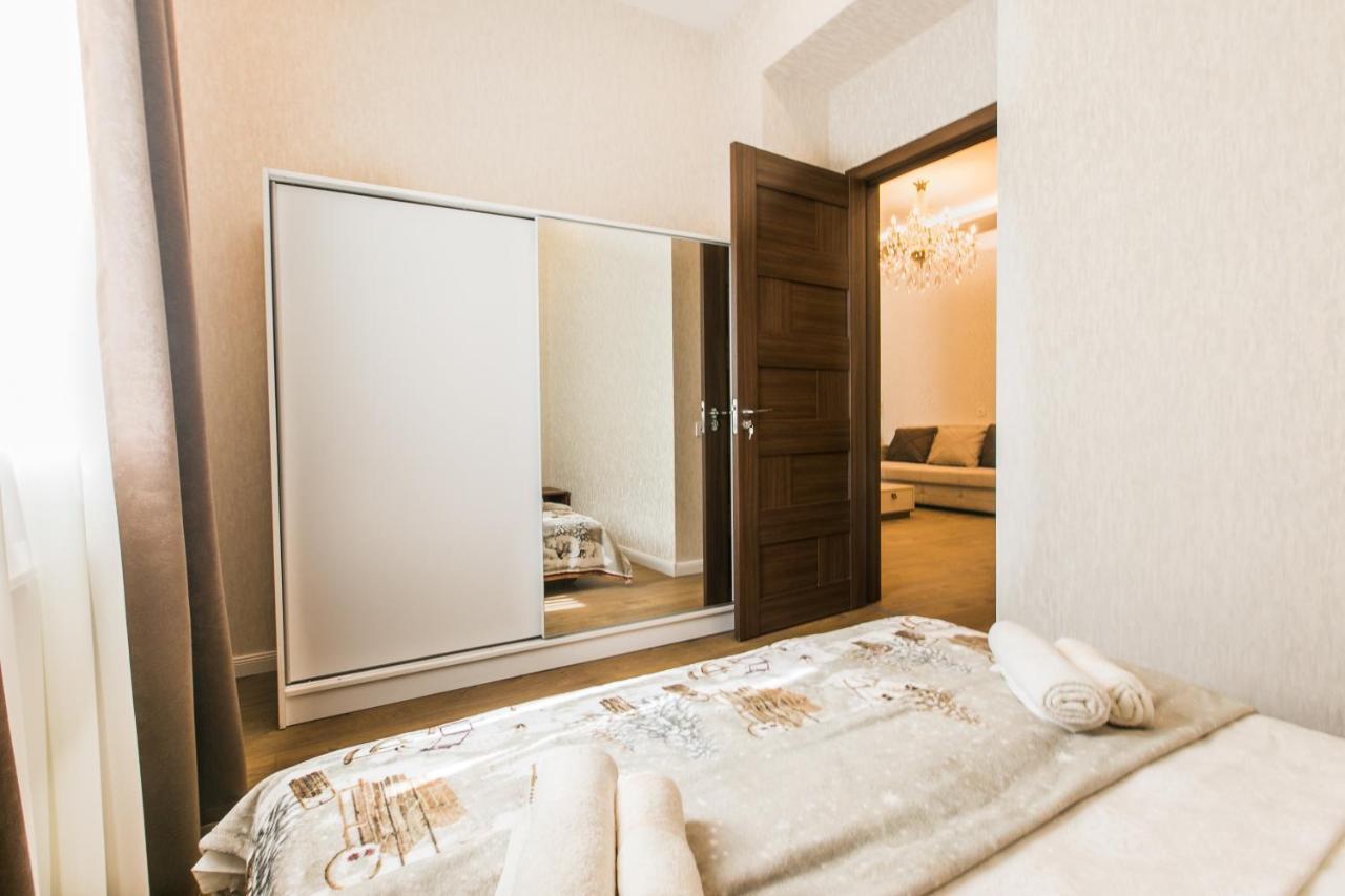 Sweet Home 6 Vip At Rustaveli Avenue Tbilisi Exterior photo